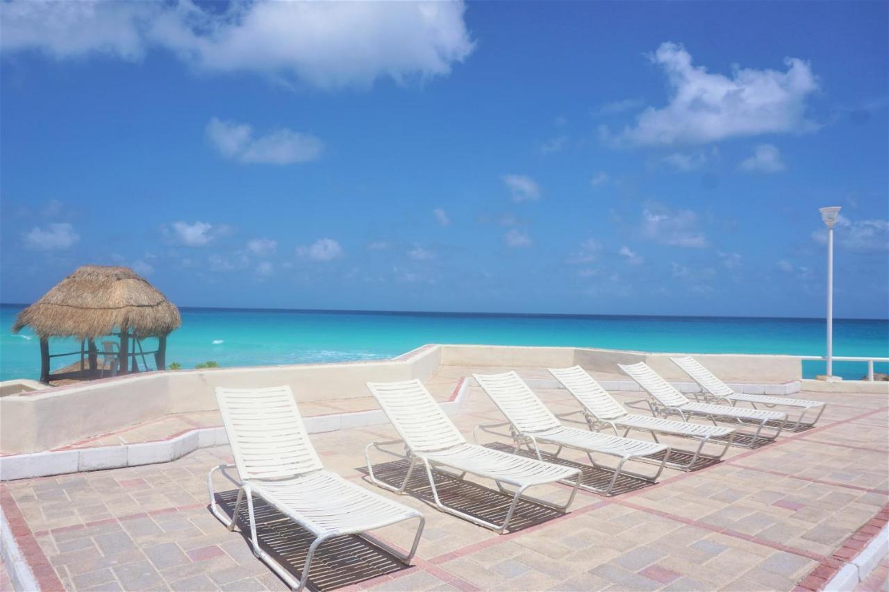 Brisas Beachfront Penthouses 칸쿤 외부 사진