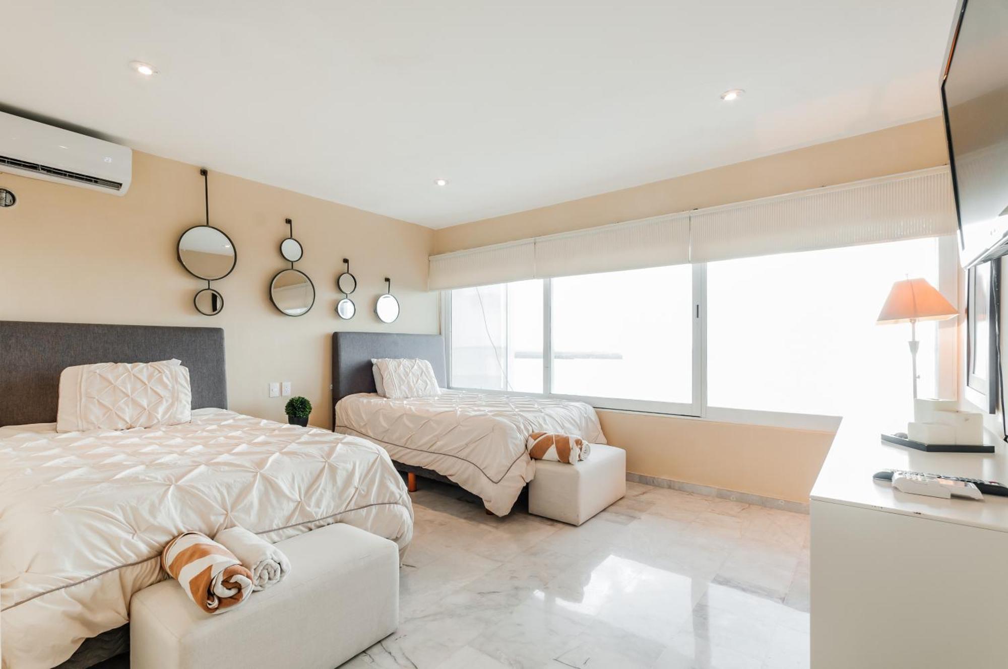 Brisas Beachfront Penthouses 칸쿤 외부 사진
