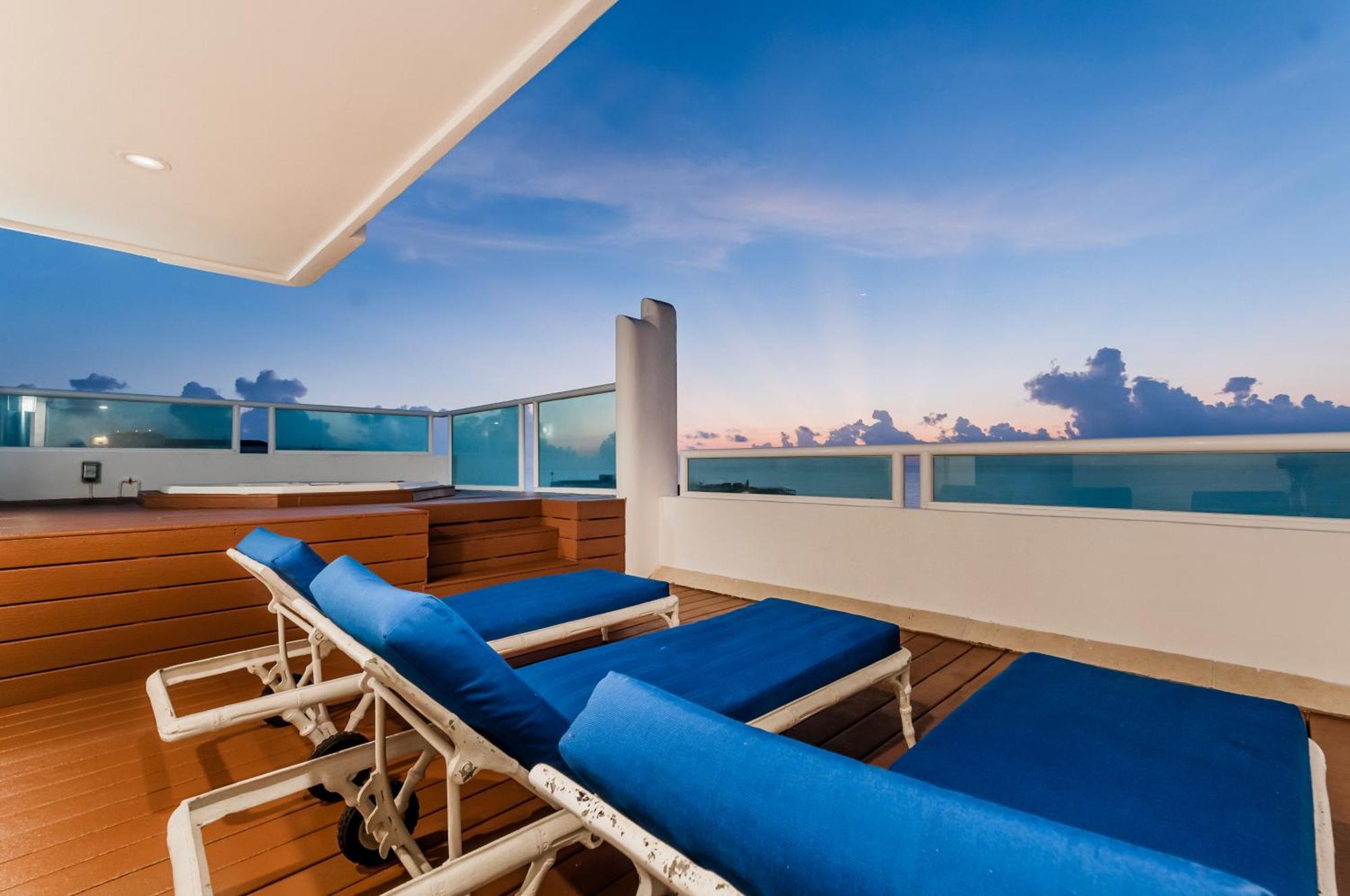 Brisas Beachfront Penthouses 칸쿤 외부 사진
