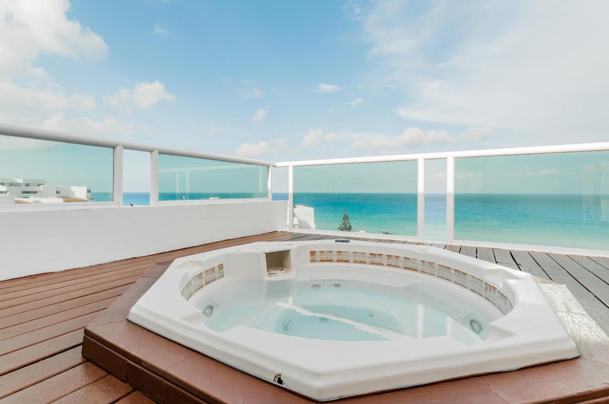 Brisas Beachfront Penthouses 칸쿤 외부 사진